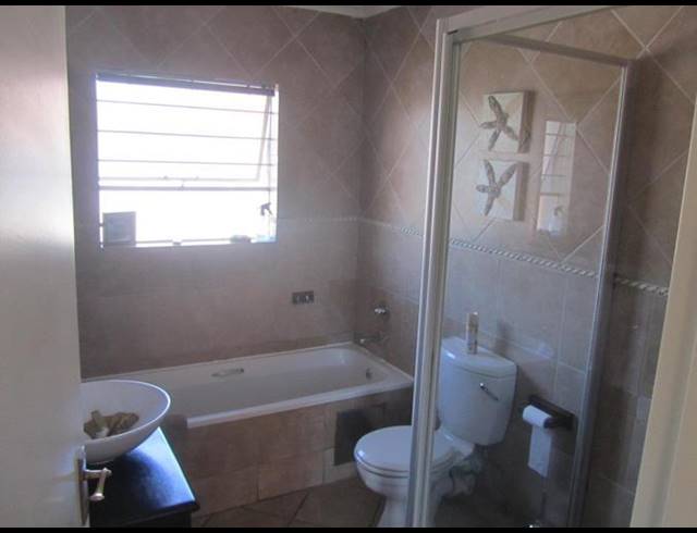 2 BEDROOM APARTMENT FOR SALE IN VAN DYK PARK